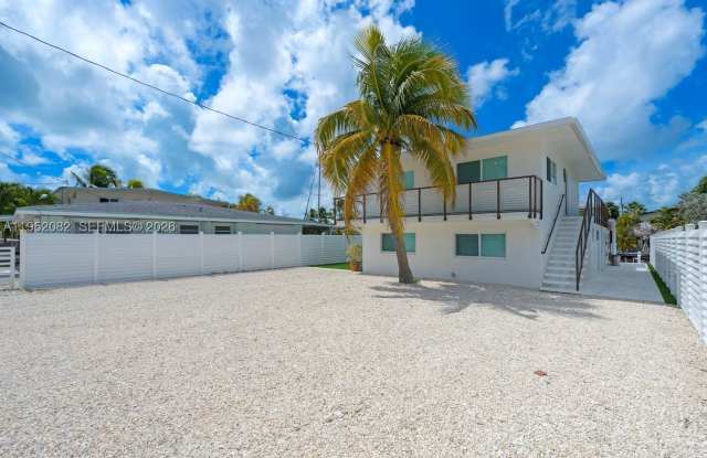 125 Gardenia St Gallery 2