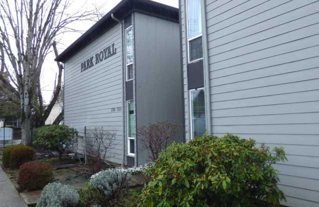 Rent Special: 1/2 Off May's Rent!! - Upstairs 2 Bedroom Unit photos photos