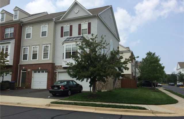 42474 MAGELLAN SQUARE - 42474 Magellan Square, Brambleton, VA 20148