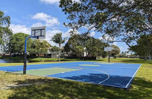 Beautiful 3 bed 2 bath townhome in Snapper Creek! Gallery 4