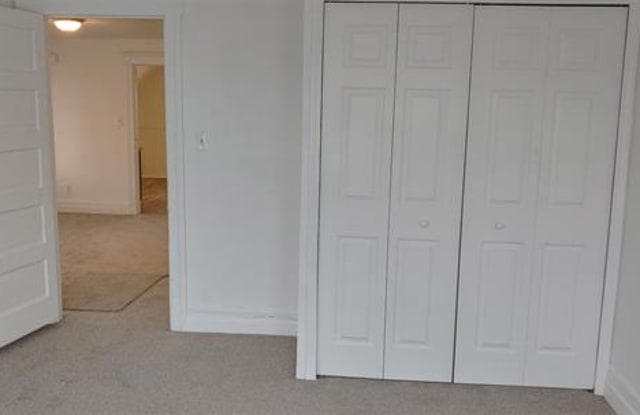 977 OAK Street - 977 Oak Street, Wyandotte, MI 48192