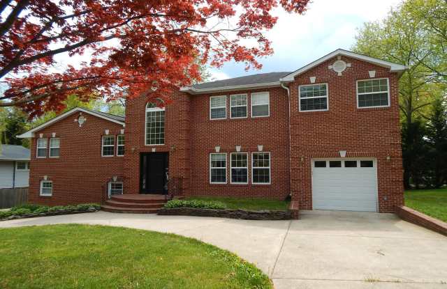 6307 CRESTWOOD DRIVE Gallery 2