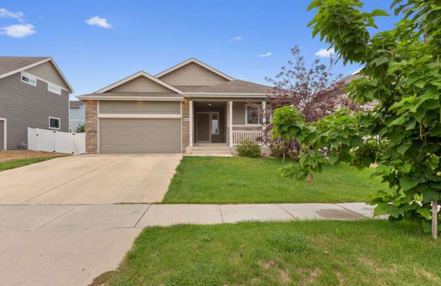 Spacious 3bd 2ba Greeley Ranch Style Home photos photos