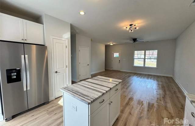 Charming 3BR House in Gastonia Gallery 1