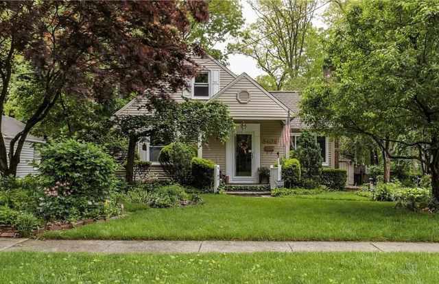 Storybook Bungalow with Beautiful Grounds photos photos
