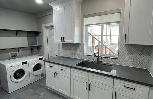 370 N Wilton Pl # 370 Gallery 1
