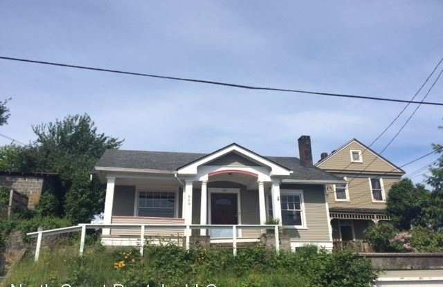559-17th Avenue A - 559 17th St, Astoria, OR 97103