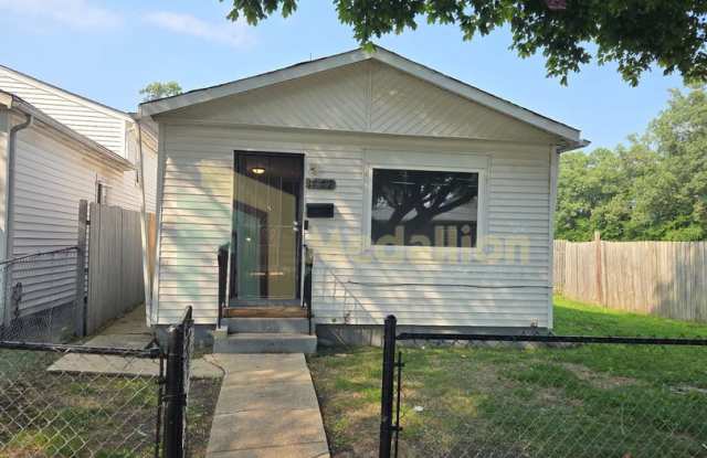 Welcome to 1702 West Edmaire Avenue – Stylishly Updated  Move-In Ready! photos photos