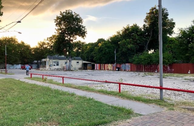 2410 E 7th St - 2410 East 7th Street, Austin, TX 78702