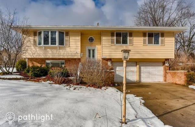 1506 Somerset Lane - 1506 Somerset Lane, Schaumburg, IL 60193