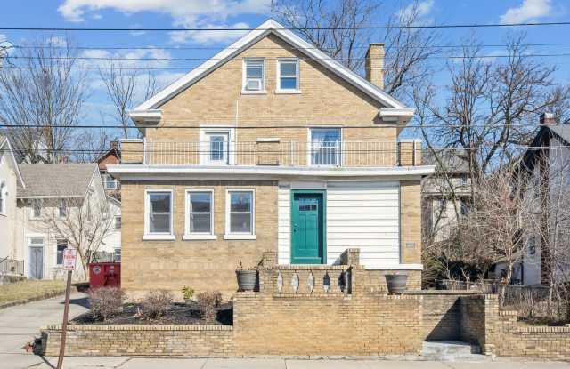 Spacious home at the top of the hill just outside of OTR in Mt. Auburn photos photos