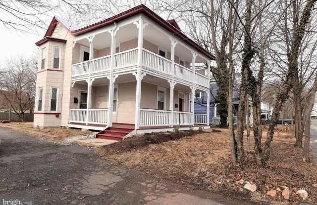 9504 FAIRVIEW AVENUE - 9504 Fairview Ave, Manassas, VA 20110