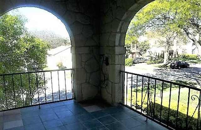 320 E LULLWOOD AVE - 320 East Lullwood Avenue, San Antonio, TX 78212