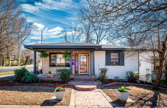 1101 W Charles Bussey Avenue photos photos