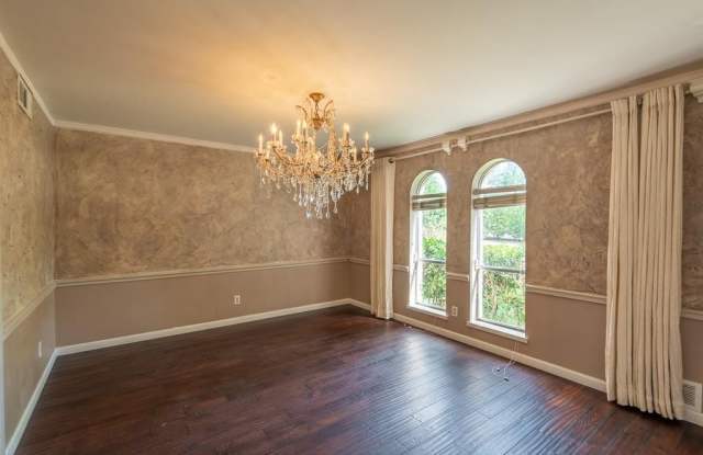 10725 Royal Park Drive Gallery 3