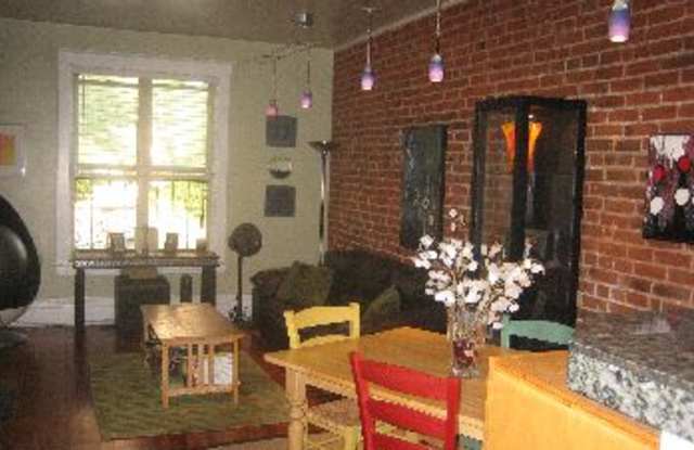 511 Washington Street Gallery 2