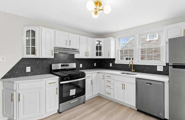 Beautifully Renovated 3-Bedroom, 1.5-Bath Home with Modern Kitchen & Driveway Parking in Mt. Ephraim! Gallery 1