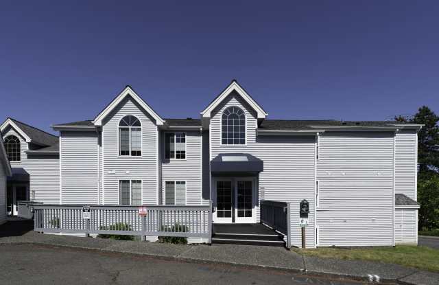 12023 SE 60th St Unit F - 12023 Southeast 60th Street, Bellevue, WA 98006