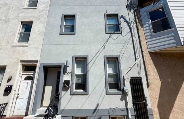 Stunning 4-Bedroom/4-Bathroom Home near the lively Fishtown neighborhood! Available First Week of November! Gallery 3