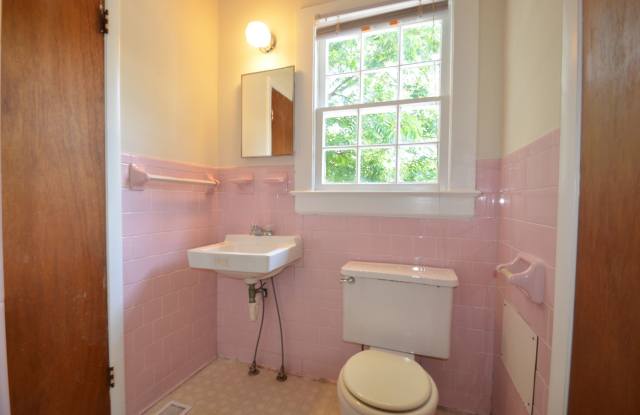 Newly Updated 2-Bedroom, 2-Bath  Home with Sunroom & Bonus den connected to Primary Gallery 4