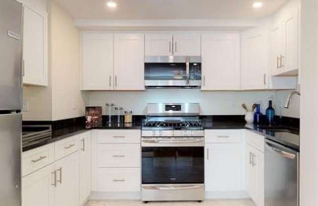 Allston Townhouse 5 Bed / 2.5 Bath – 3 Parking Spaces – 9/1 Gallery 4