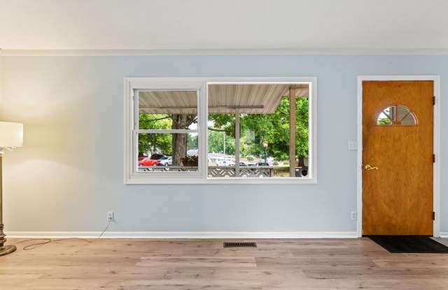 688 Nancy Lane Gallery 3
