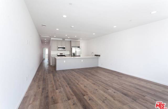 1906 South PALM GROVE Avenue Gallery 3