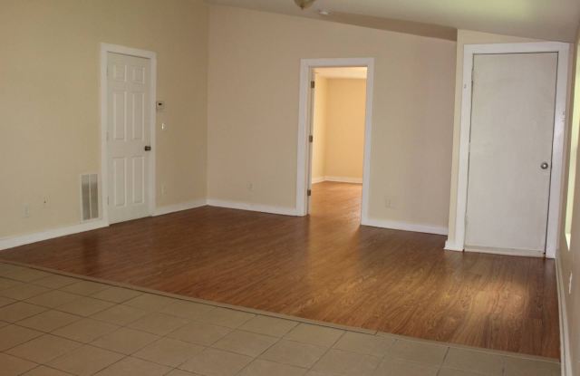 636 Joliet Gallery 4