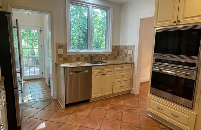 Chevy Chase Beauty Gallery 4