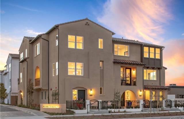 Bright & Upgraded 2 bedroom Anaheim Townhome in Prime Location! photos photos