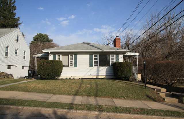 115 Crestmont Avenue - 115 Crestmont Avenue, State College, PA 16801