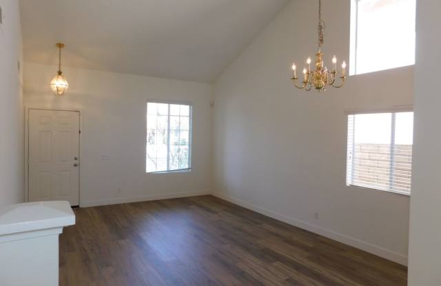 Beautiful 3 BD + Loft 2.5 BA Two Story SFR, close to The Marketplace! Gallery 4