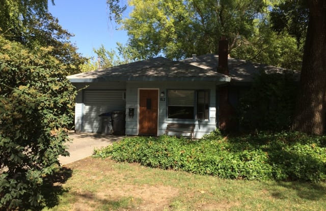 812 Douglass Avenue - 812 Douglas Avenue, Davis, CA 95616