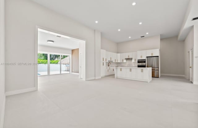 16160 SW 89th Pl Gallery 4
