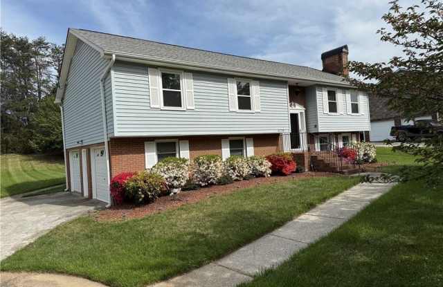 4279 Winnabow Road - 4279 Winnabow Road, Winston-Salem, NC 27105 4279 Winnabow Road - 4279 Winnabow Road, Winston-Salem, NC 27105