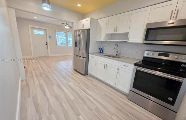 250 NE 42nd St photos photos