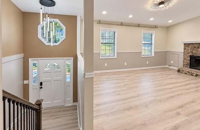 242 Muddy River Road Gallery 2