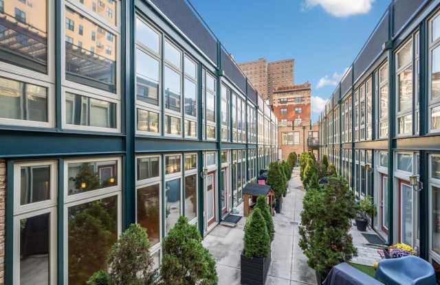 1446 S Michigan Avenue Gallery 1
