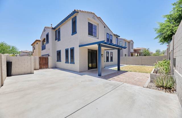 Excellent Home in Phoenix! - 2340 West Dusty Wren Drive, Phoenix, AZ 85085