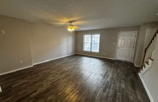 Townhouse in Wyndhurst with Finished Basement Gallery 4