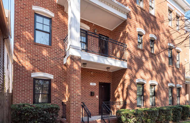 915 Colley Avenue A - 915 Colley Avenue, Norfolk, VA 23507