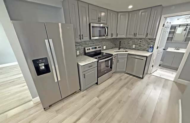 6 West Summer Street - 3 photos photos 6 West Summer Street - 3 photos photos