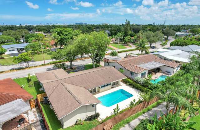 1118 46th Ave - 1118 North 46th Avenue, Hollywood, FL 33021