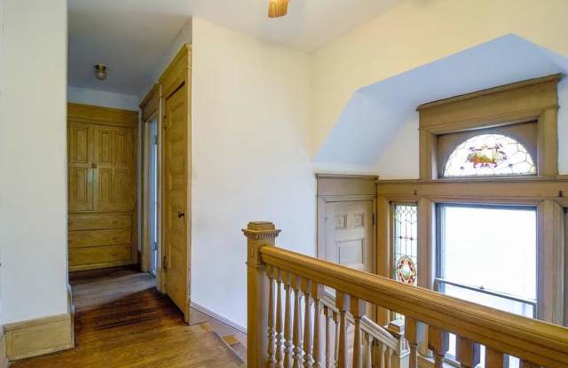 June 1st 2027 Move in Beautiful 7-8 Bedroom 5 Bathroom House! Close to Campuses! Gallery 3