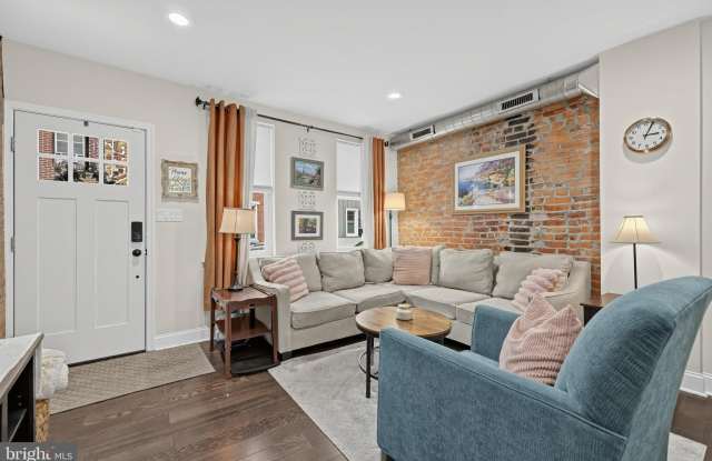 1842 WILDER Street Gallery 2