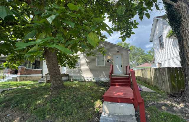 Now Showing this 1 BR, 1 BA duplex located at 3920 E. Michigan St., Indianapolis photos photos