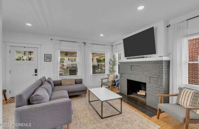 917 4th Avenue Gallery 4