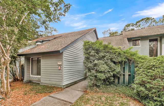 Refreshed 3BR/3BA Snee Farm Lakes Rental with Screened Porch & Water Views Gallery 3