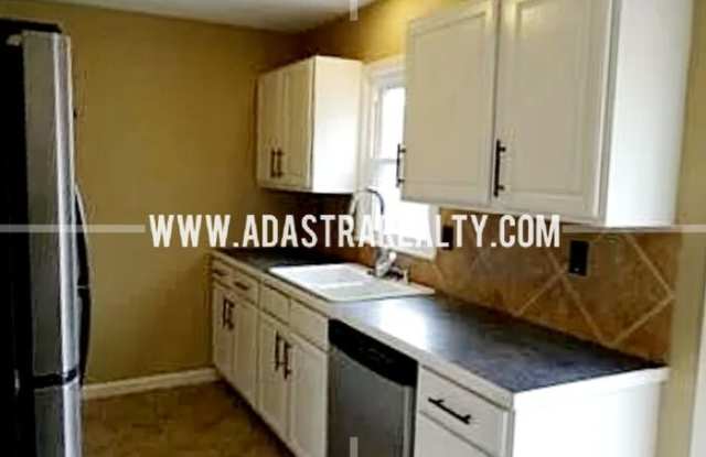 3305 East 107th Terrace Gallery 4