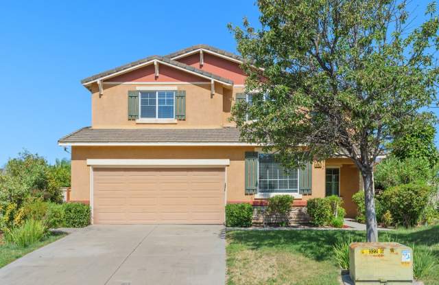 Two Story Home in Red Hawk On a Cul-de-sac, 4br+LOFT/2.5ba, 3,113Sqft, Fireplace, Large Yard photos photos